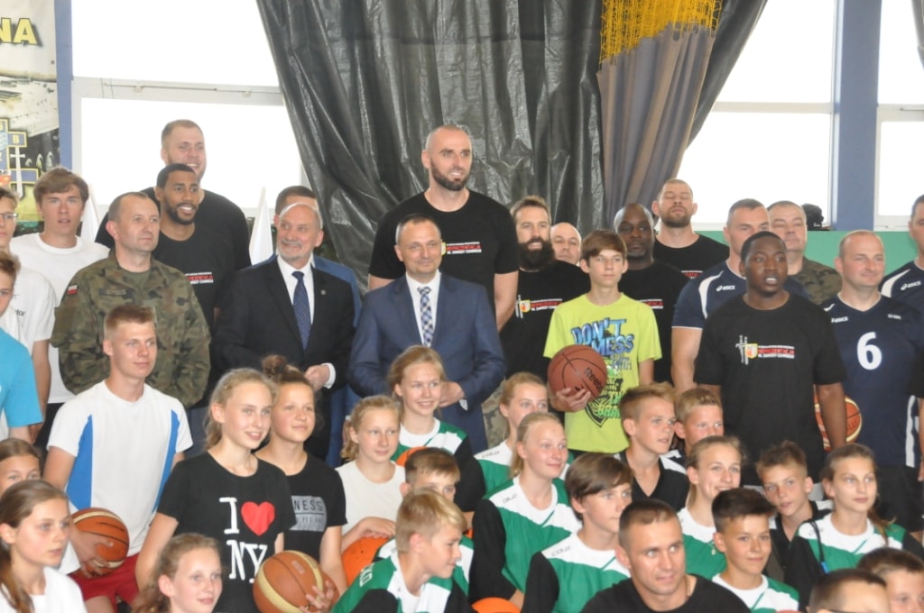 Minister Antoni Macierewicz i Marcin Gortat w Giżycku (foto,video)