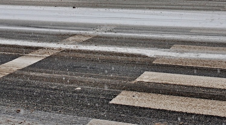 Na drogach powiatu giżyckiego bardzo ślisko. Jest więcej kolizji