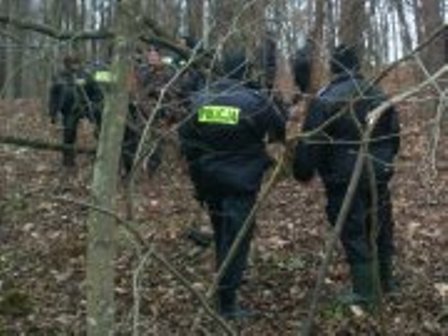 Wracał z dyskoteki do domu na skróty i o mały włos nie utopił się w bagnie