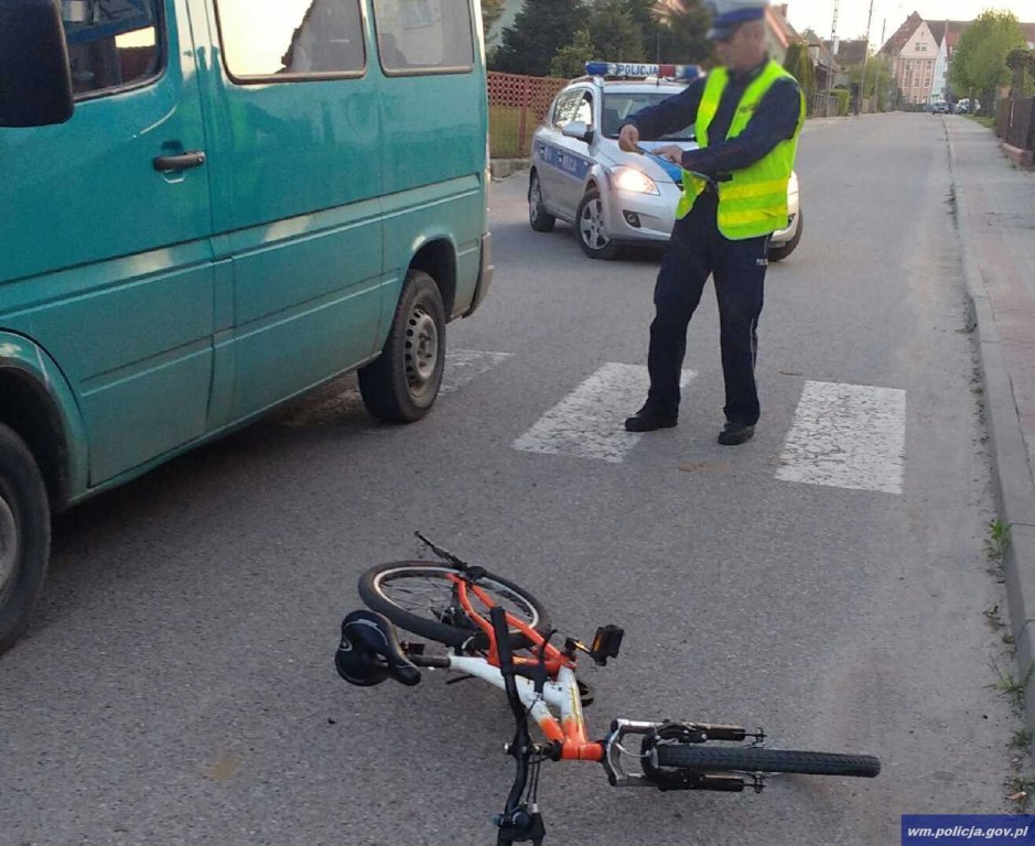 10-letni rowerzysta wjechał pod jadącego busa