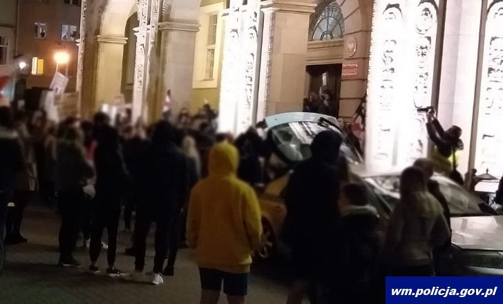 Protesty po wyroku TK ws. aborcji. Na Warmii i Mazurach policjanci interweniowali kilkadziesiąt razy