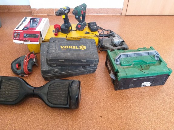 Z samochodów kradł elektronarzędzia i radia. Kryminalni sprawdzili lombardy w Giżycku i Węgorzewie