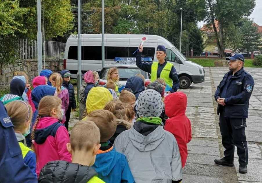 Rozmawiali o bezpieczeństwie z uczniami Szkoły Podstawowej nr 1 w Giżycku