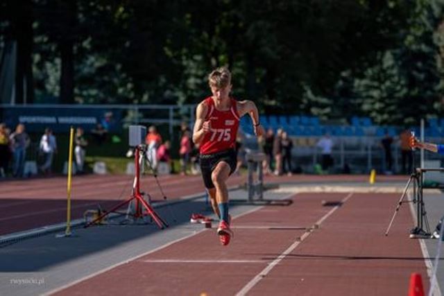 Sportowy sukces Kacpra Góralczyka w Karpaczu. Uczeń Szkoły Podstawowej w Wilkasach na Mistrzostwach Polski