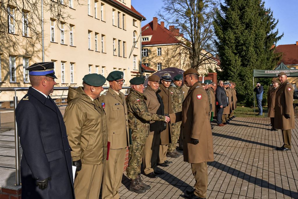 Zmiana warty – uroczyste przekazanie obowiązków dowódcy 41. Batalionu Lekkiej Piechoty w Giżycku