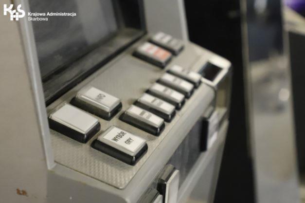 KAS uderzyła w grupę organizującą nielegalny hazard (WIDEO)