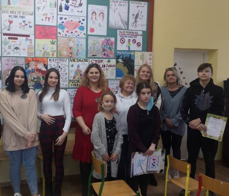 Laureaci konkursu na plakat profilaktyczny do kalendarza CPUIS na rok 2022