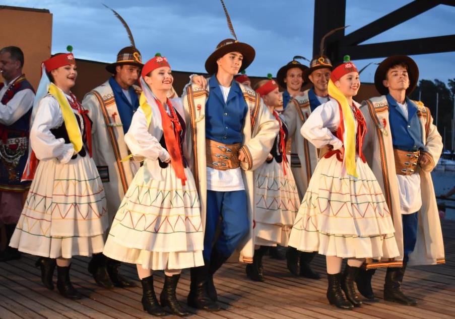 Wilkasy. Folklor Festiwal w amfiteatrze nad Niegocinem (zdjęcia)