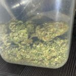 Ukrył marihuanę w komodzie. Tłumaczył, że to na własny użytek