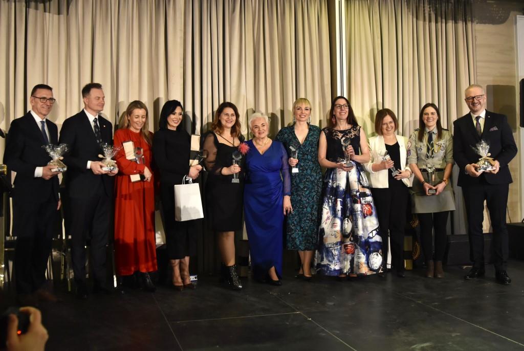 Kobiety z charakterem uhonorowane. Wśród laureatek giżycczanka Ewa Ostrowska (2)