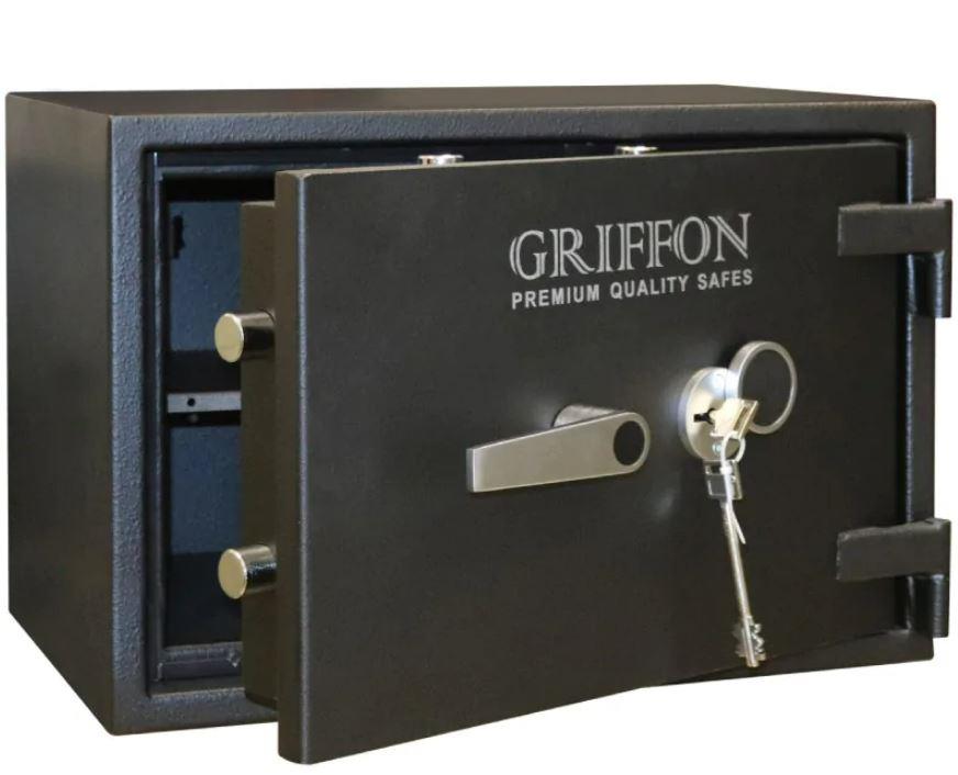 Coraz więcej osób kupuje sejfy do domu i firmy. Jak wybrać, na co zwrócić uwagę?