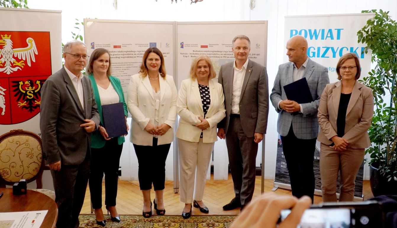 Umowa podpisana. Przebudują drogę między Giżyckiem a Kętrzynem