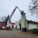 Ewakuacja szkoły w Miłkach. Powodem pożar sadzy (2)