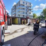 Seria pożarów garaży w Giżycku. Strażacy apelują o ostrożność (2)