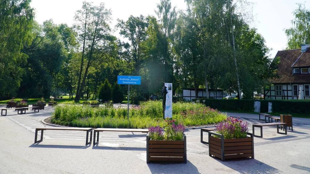 Urząd Miejski przypomina: Plac im. Andrzeja „Balona” Tarasiewicza to nie parking