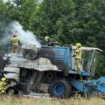 Niebezpieczny pożar w trakcie żniw. Płonął kombajn i zboże (2)