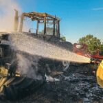 Strażacy gasili płonący ciągnik (4)