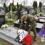Pamiętają o bohaterach. Żołnierze WOT odwiedzili groby kombatantów (5)