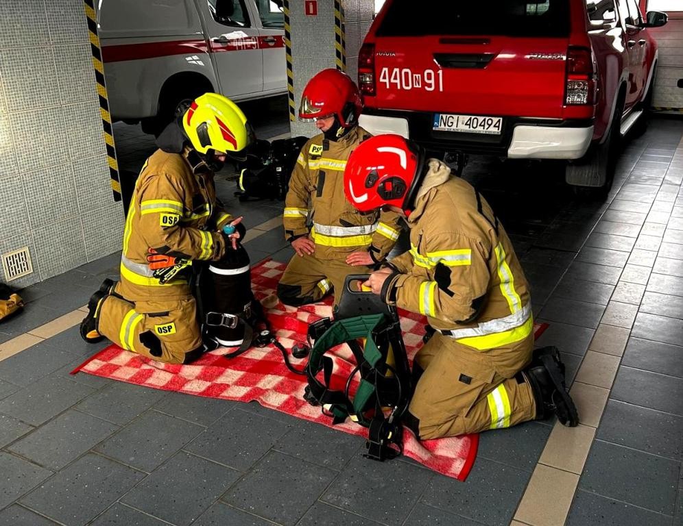 Nowi ochotnicy OSP z powiatu giżyckiego. Zakończyli szkolenie i zdali egzamin