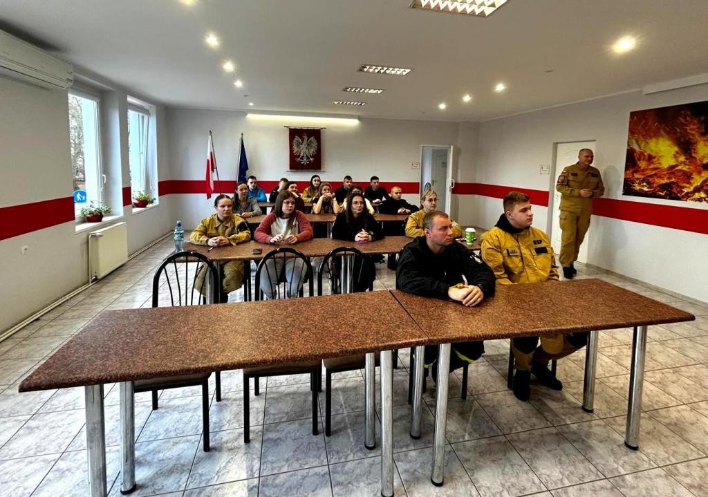 Nowi ochotnicy OSP z powiatu giżyckiego. Zakończyli szkolenie i zdali egzamin