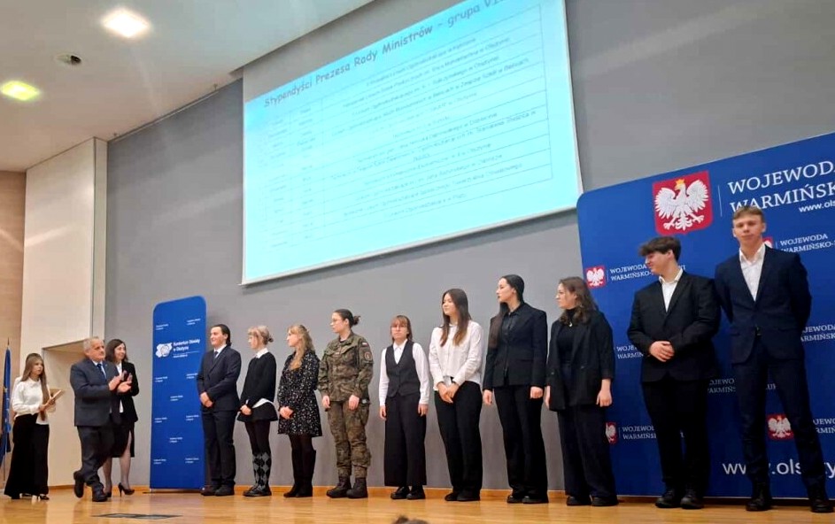 Najzdolniejsi uczniowie powiatu uhonorowani stypendiami Premiera