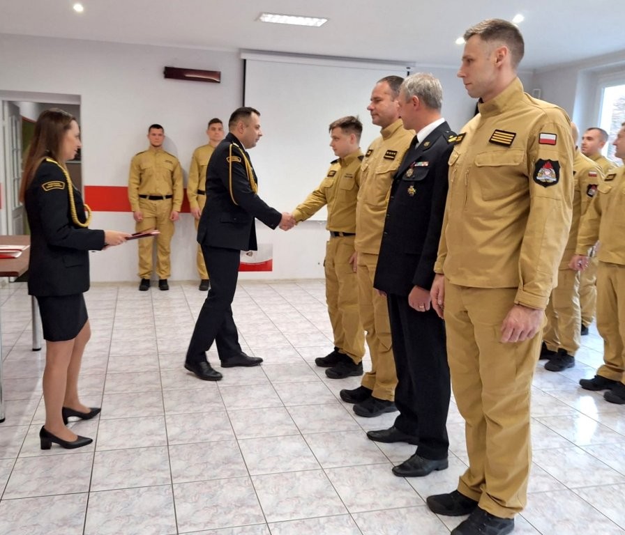 Złożyli ślubowanie. Nowi strażacy w szeregach KPPSP Giżycko