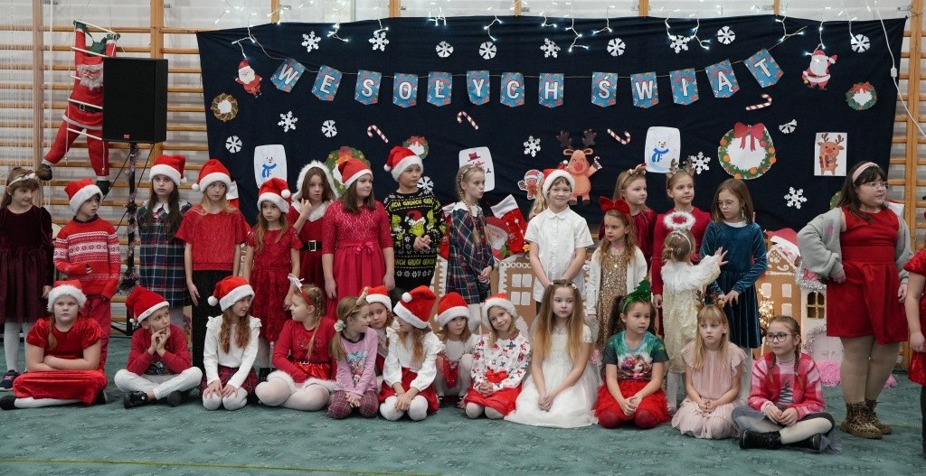 Kraina Świętego Mikołaja” w Wilkasach przyciągnęła tłumy. Rodzinny jarmark pełen świątecznej atmosfery