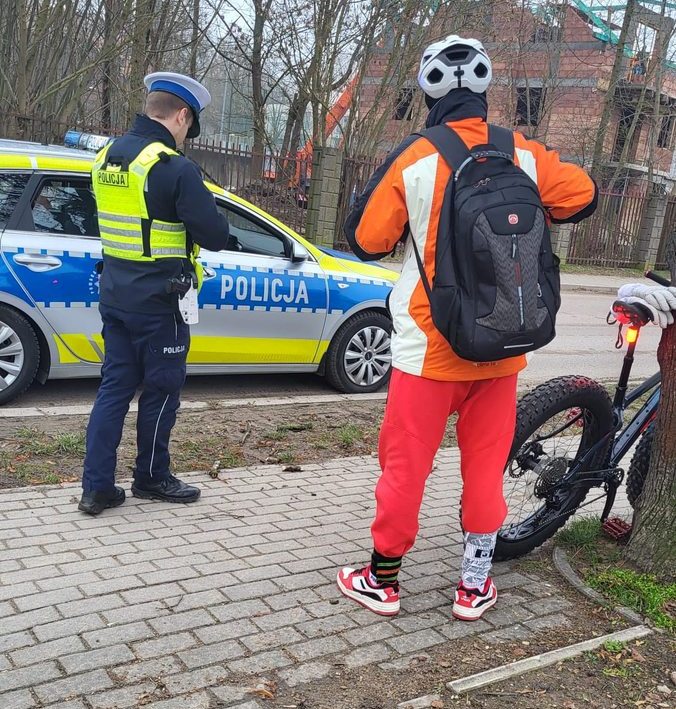 Policyjne działania na rzecz bezpieczeństwa pieszych i rowerzystów