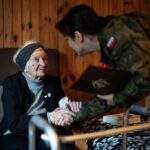 Przedświąteczne spotkanie żołnierzy WOT z kombatantami (2)