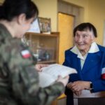 Przedświąteczne spotkanie żołnierzy WOT z kombatantami (6)