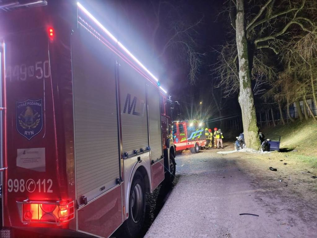 Śmiertelny wypadek na trasie Ryn – Sterławki Wielkie. Nie żyje 24-latek