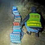 Papierosy bez akcyzy ukryte na łące. 55-latka przyjechała po kontrabandę (2)