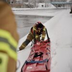 Strażacy szkolą się i apelują o ostrożność na zamarzniętych akwenach (3)