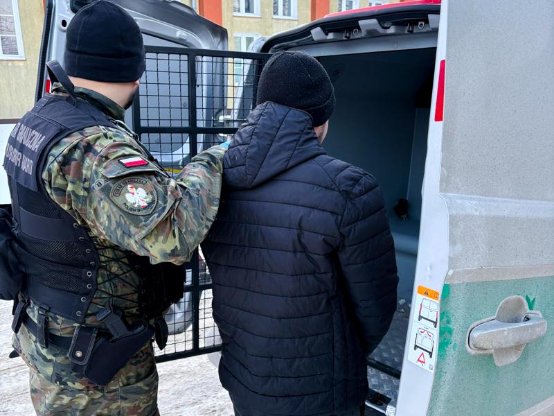 Z więzienia prosto na granicę. WMOSG deportował niebezpiecznych cudzoziemców