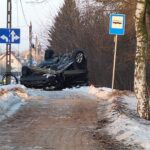 Dachowanie na ul. Suwalskiej. Dwie osoby trafiły do szpitala (3)