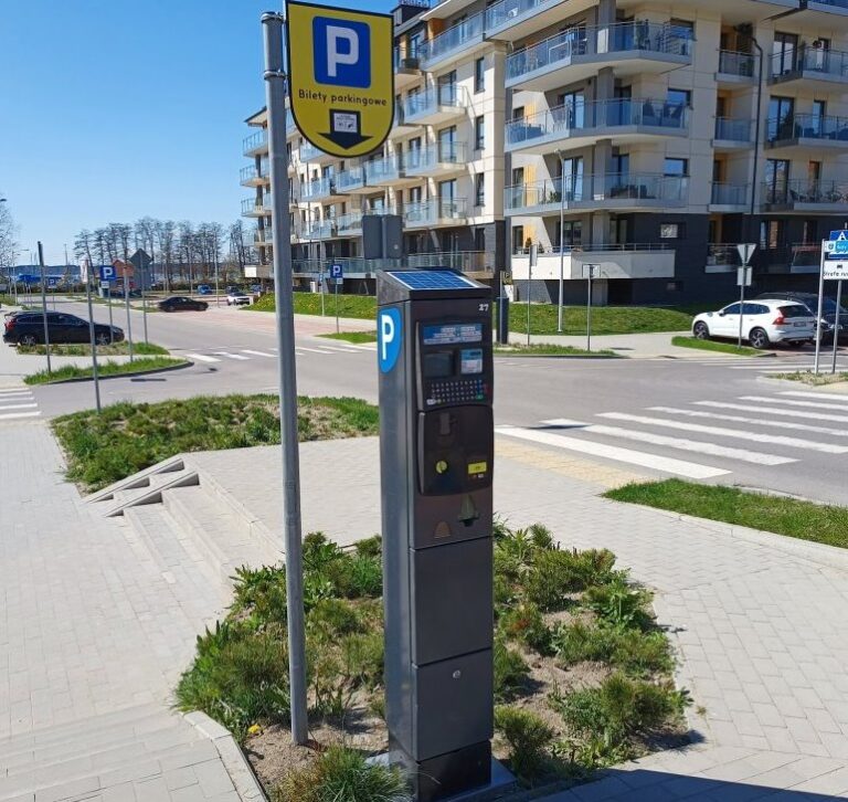 Dłuższy sezon, wyższe stawki i bezpłatna godzina. Czy zmienią się zasady parkowania w Giżycku?