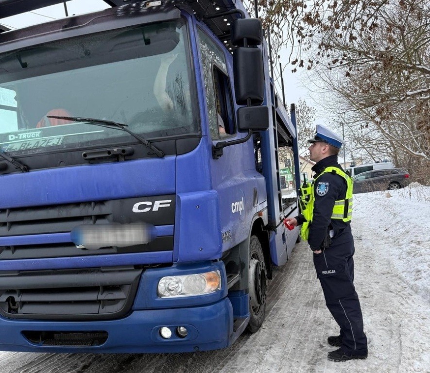 Kontrole Truck & Bus w powiecie giżyckim. Mandaty, zatrzymane dowody i naruszenia przepisów