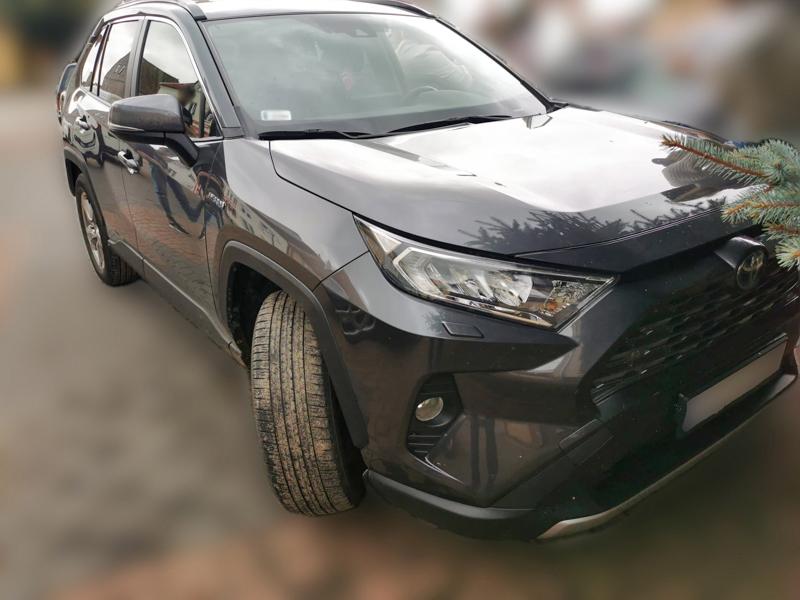 Rozbito grupę handlującą kradzionymi samochodami. Zatrzymano 6 osób