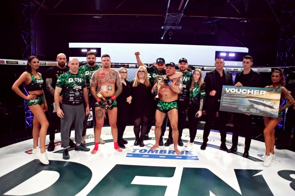 Wygrana przez poddanie. Łukasz Tarasewicz z Sulim zwycięża na gali DFN 8 (1)