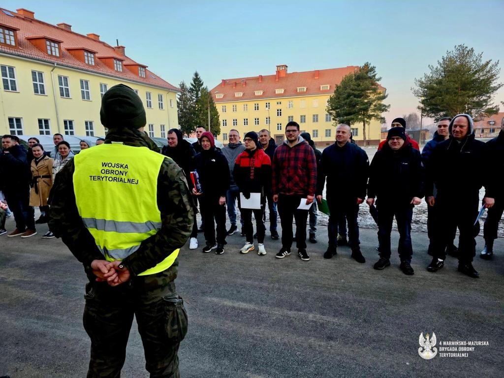 Nowi ochotnicy w 4 W-MBOT. Po przysiędze trafią do batalionu w Giżycku