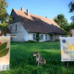 Tkaniny, które opowiadają historie. Wystawa sióstr Dobrzyn w Giżycku (1)