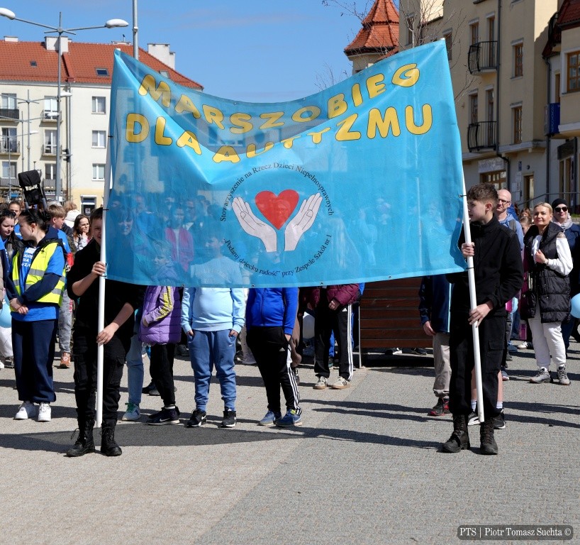 Giżycko na niebiesko. Za nami XI Marszobieg dla Autyzmu [ZDJĘCIA]