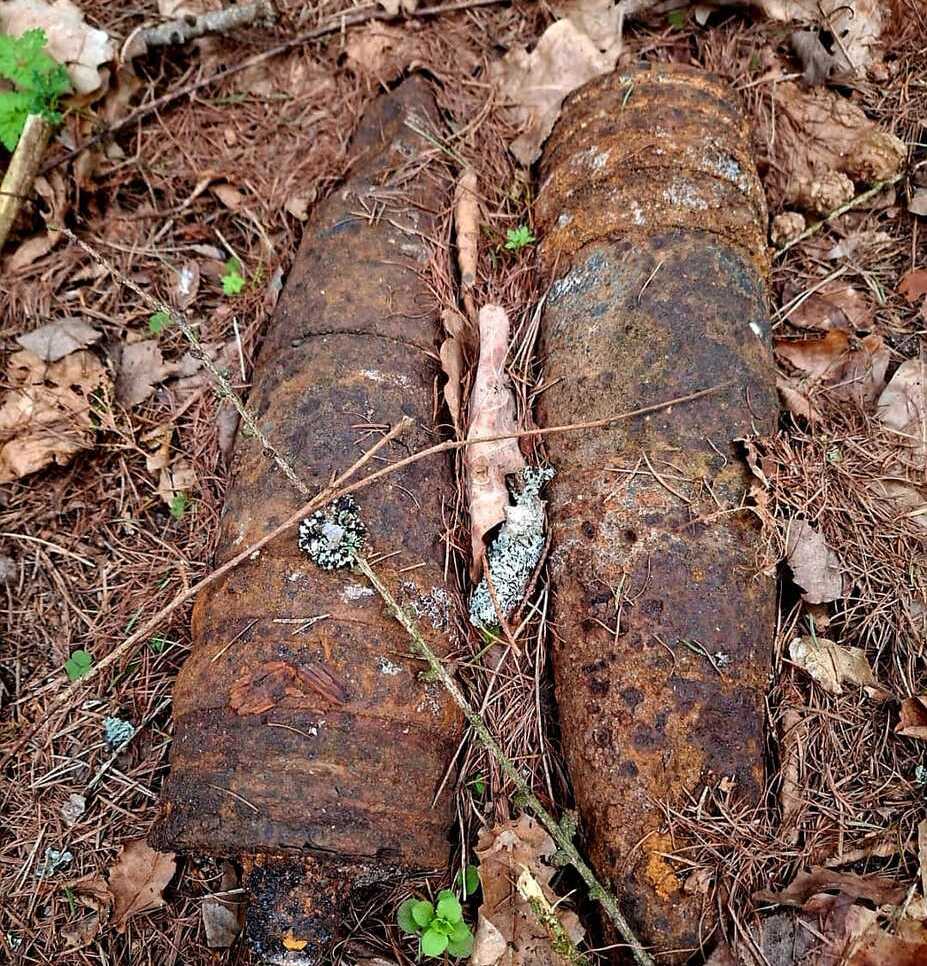 Niewybuchy z czasów II wojny światowej znalezione w lesie. Interweniowali saperzy z Giżycka