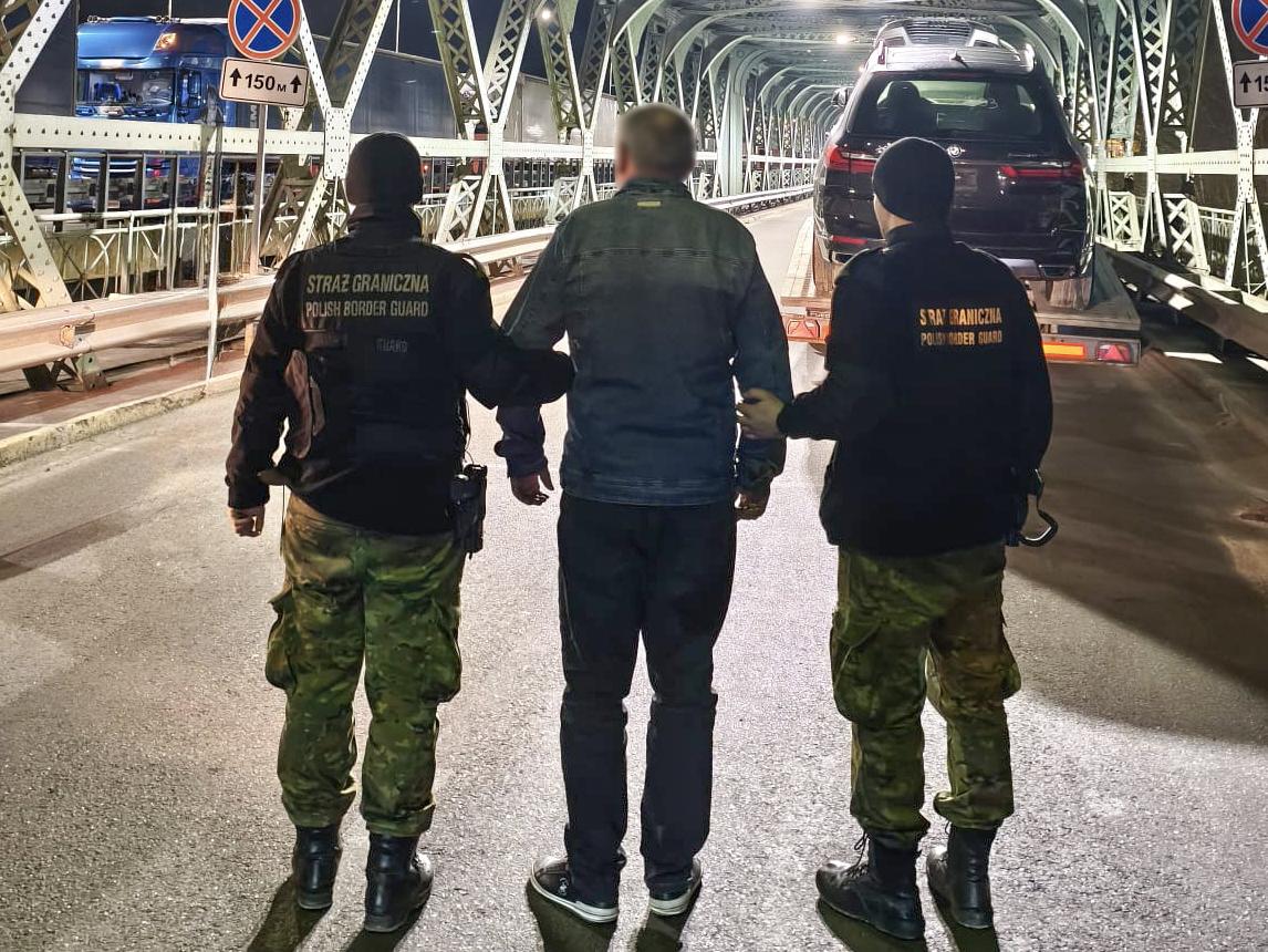 Od kradzieży po jazdę po alkoholu. Trzech obywateli Ukrainy musiało opuścić Polskę