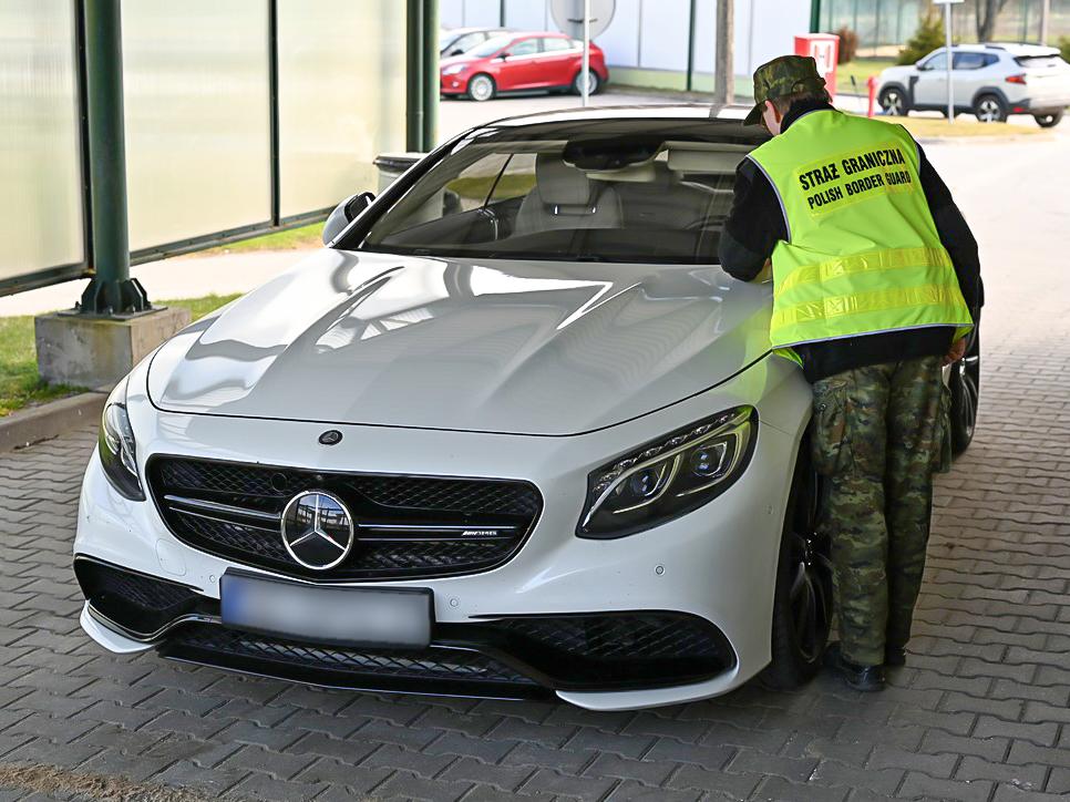 Skradzione mercedesy odzyskane przez Straż Graniczną