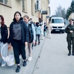 Świąteczna wizyta uczniów SOSW u żołnierzy 41. Batalionu Obrony Pogranicza (2)