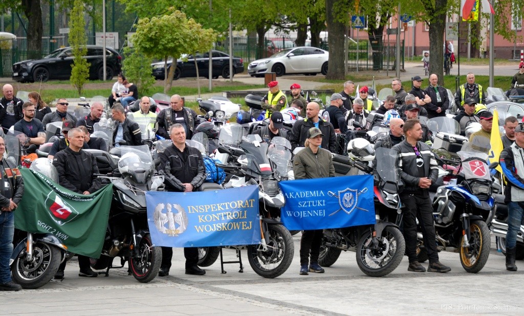 Giżycko na trasie pamięci. Wystartował 7. Rajd Motocyklowy Weteranów [ZDJĘCIA]