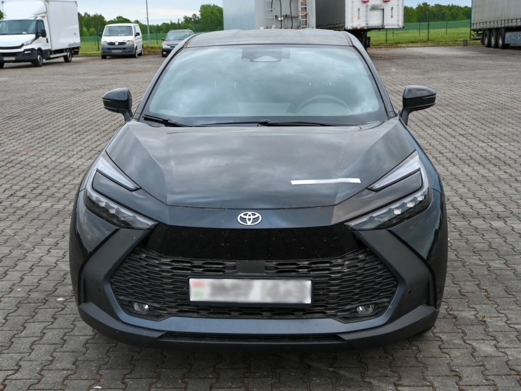Skradziona we Włoszech toyota zatrzymana na granicy. Nie dotarła do Rosji