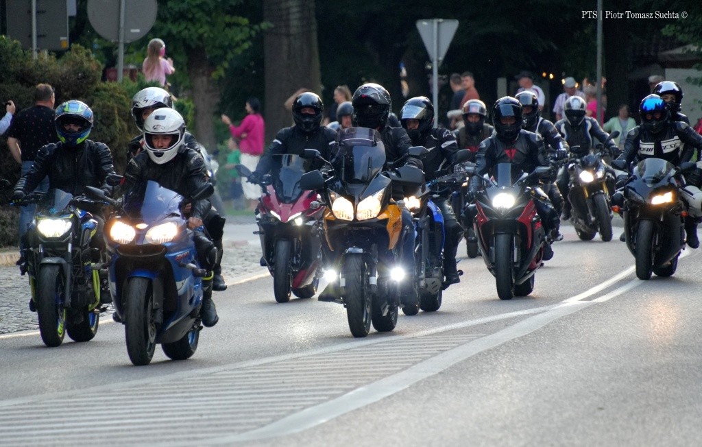Parada motocykli w Giżycku 2026. Tłumy widzów i setki wyjątkowych maszyn (33)
