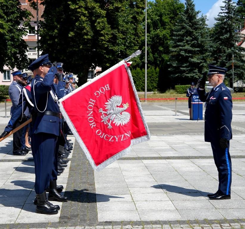 Święto Policji w Giżycku. Odznaczenia, awanse i podziękowania dla funkcjonariuszy